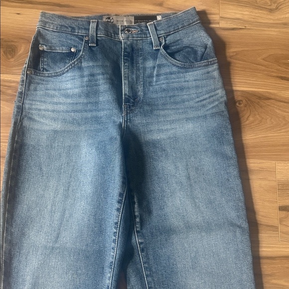 Levi’s Mom Jeans - silver tab - Picture 9 of 10